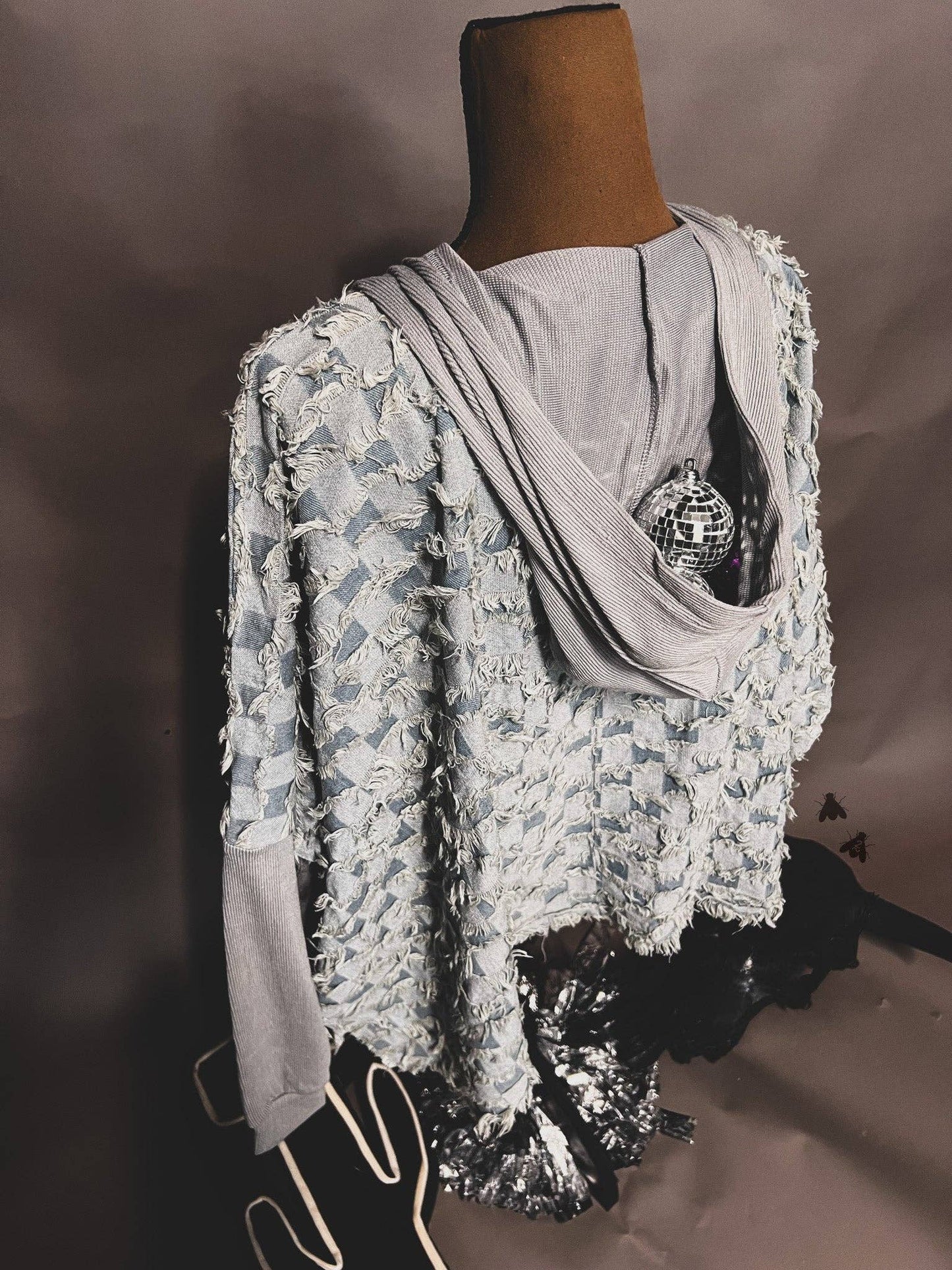 CHECK ONE TWO PONCHO SWEATSHIRT