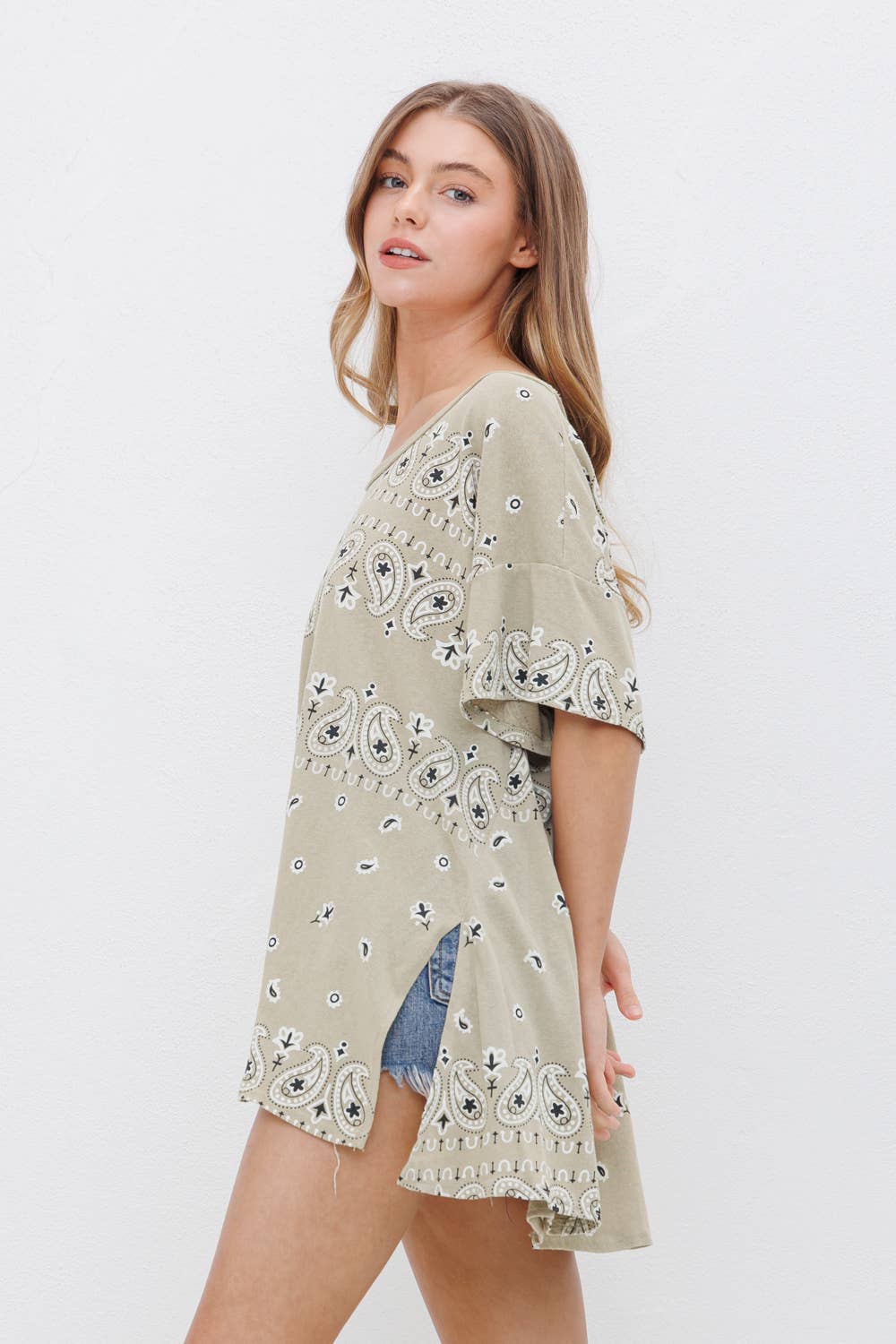 Slit Vintage Bandanna Print T Shirt Raw Edge Detail